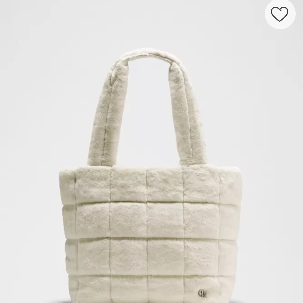 Quilted Grid Plush Fleece Tote 12L in Bone